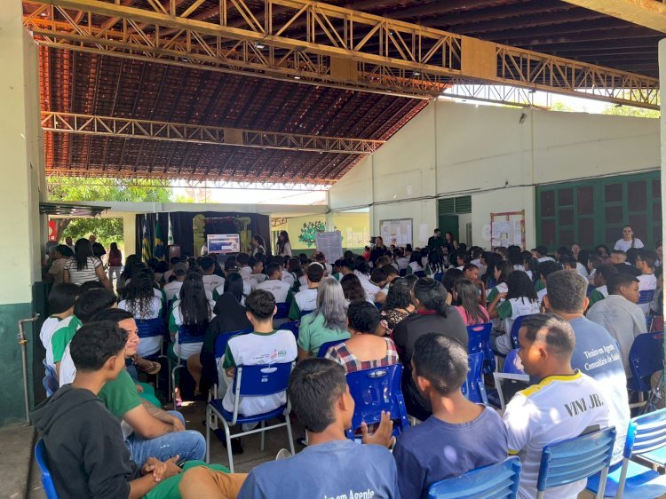 CETI Ubiracy Carvalho recebe apresentação do projeto “Biografia, Memória e Sociedade: Uma Leitura de Cordel”