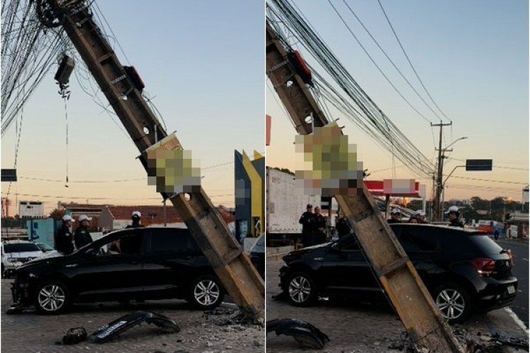 Casal abandona carro após acidente que derrubou poste em Teresina​‌​