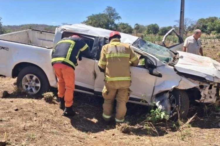 Acidente na BR-316 em Oeiras deixa quatro feridos e motorista preso às ferragens​‌​