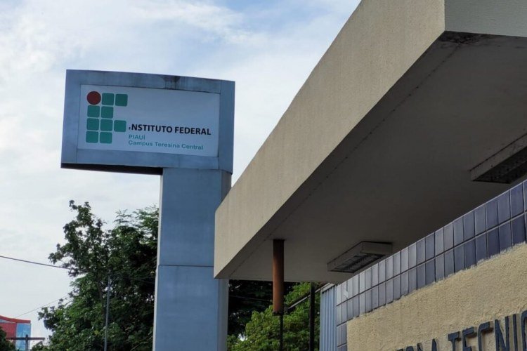 IFPI abre concurso com 52 vagas e salários de até R$ 6,4 mil​‌​