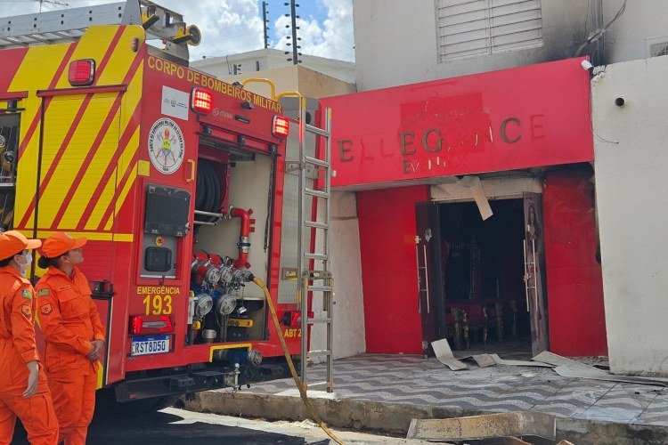 Curto-circuito provoca incêndio em loja de eventos no Centro de Teresina​‌​