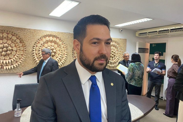 Felipe Sampaio volta à Alepi e Ziza Carvalho perde mandato​‌​