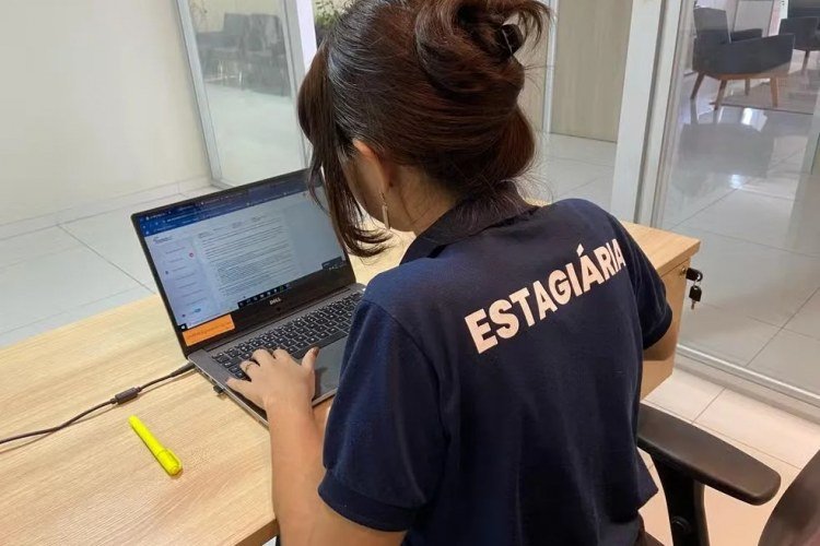 Bolsa-auxílio de estágio no Nordeste apresenta queda em 2026​‌​