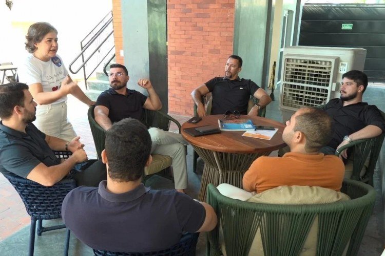Dra. Lúcia discute propostas para a saúde em café da manhã com dentistas​‌​