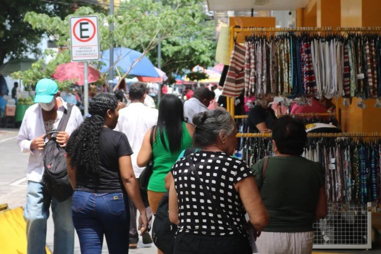 Funcionamento do comércio e serviços no feriado de 12 de outubro​‌​