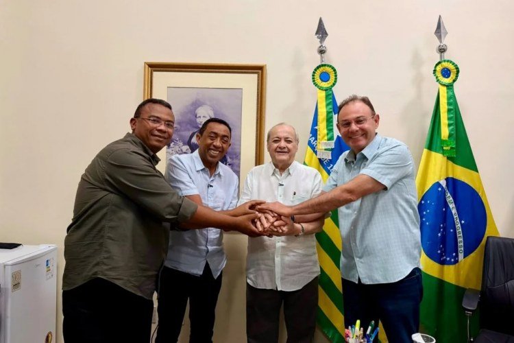 Joel Rodrigues assume a SEMDEC a convite do prefeito Silvio Mendes​‌​