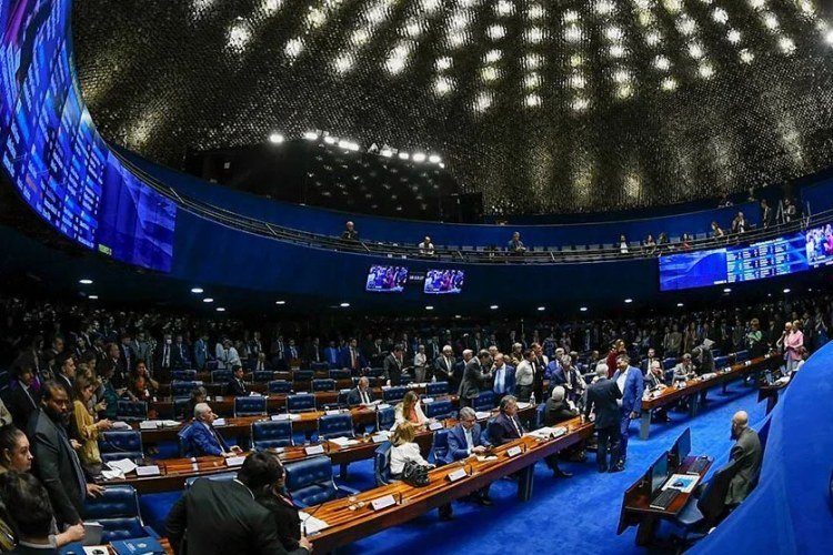 Senado aprova mudança na jornada de trabalho e garante duas folgas semanais​‌​