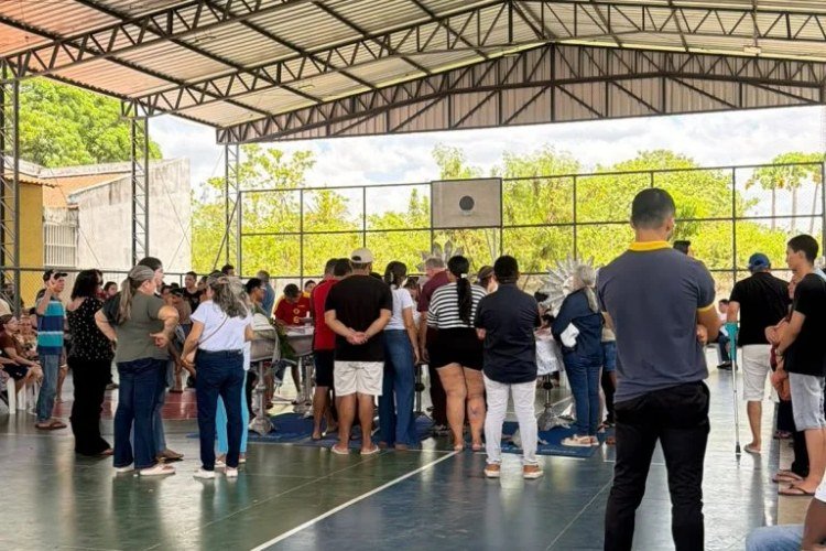 Família é velada e sepultada em Campo Maior após acidente trágico​‌​