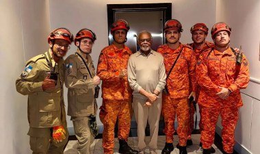 Gilberto Gil é resgatado após ficar preso em elevador no Rio​‌​
