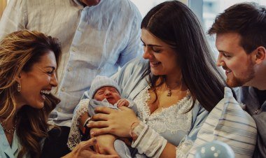 Elaine Mickely celebra o nascimento do neto Arthur com fotos emocionantes​‌​