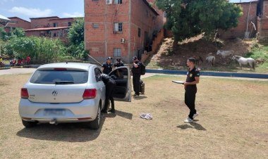 Homem é encontrado morto dentro de carro em Teresina sem arma localizada​‌​