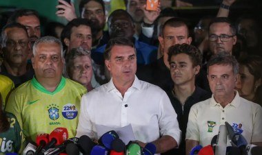 Flávio Bolsonaro contesta resultado das eleições e busca anulação do pleito​‌​