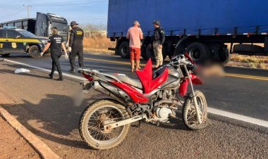 Motociclista morre em colisão com carro na BR-316 em Picos​‌​