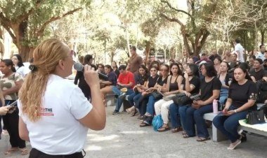 Auxiliares educacionais param atividades e exigem equiparação salarial em Teresina​‌​