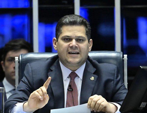 Davi Alcolumbre define calendário para votação do fim da escala 6×1​‌​